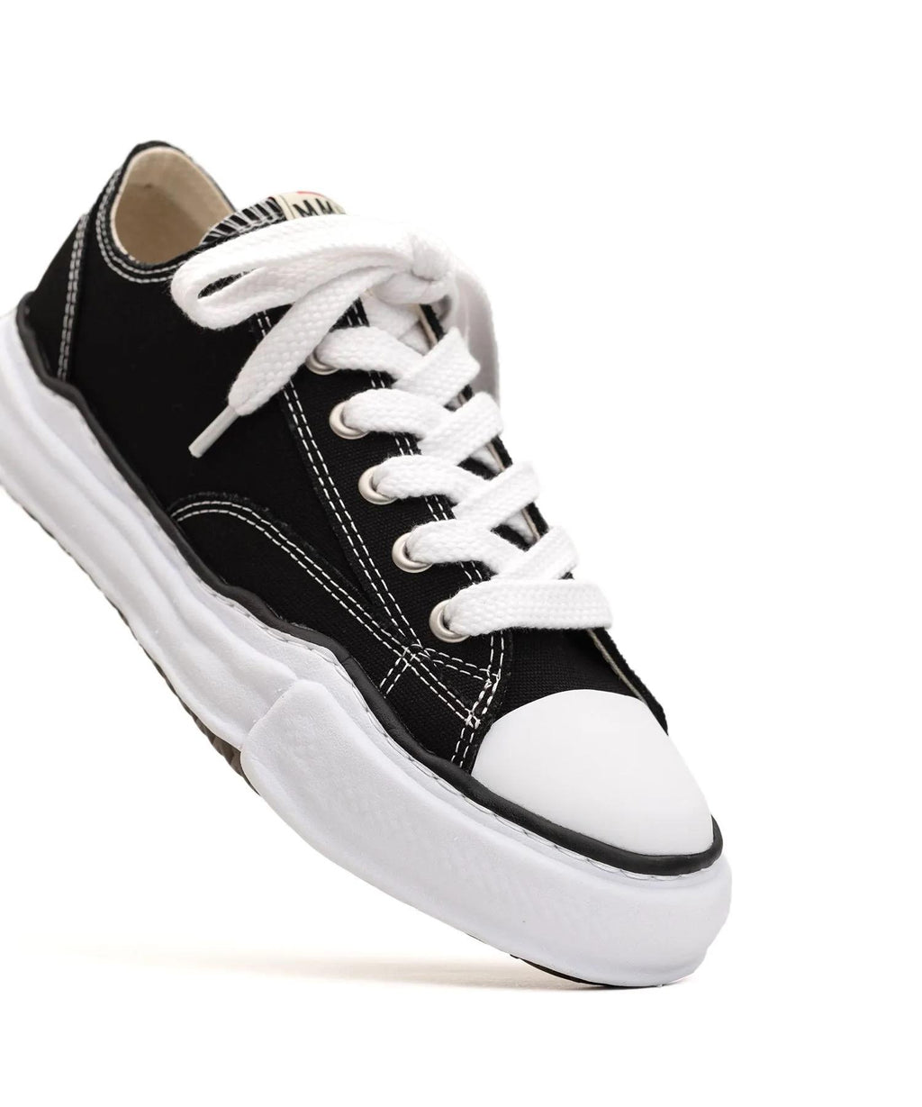 Product image of Peteson Low Top Sneaker