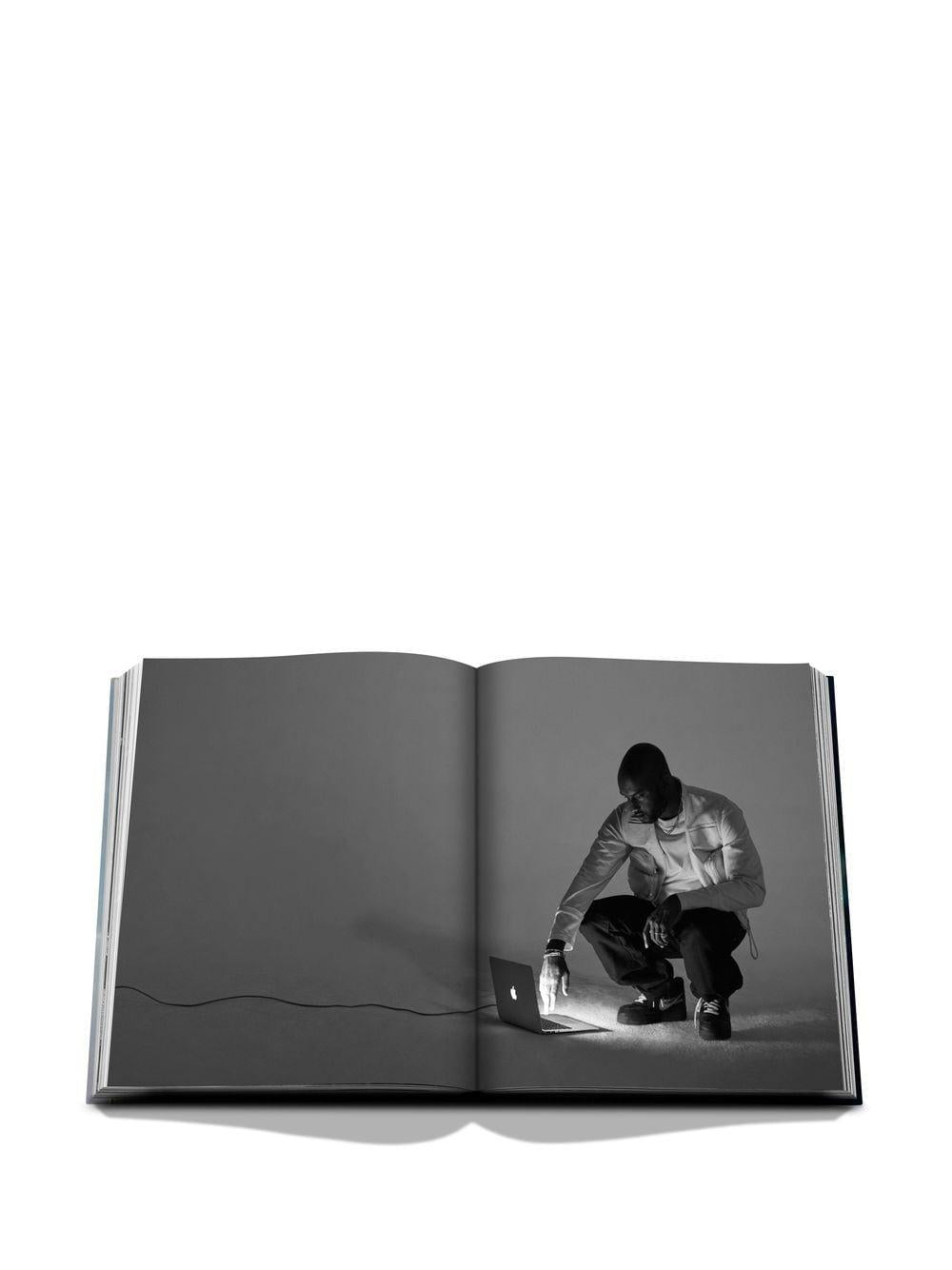 Product photo 2 for product Louis Vuitton Virgil Abloh (Balloon Cover)