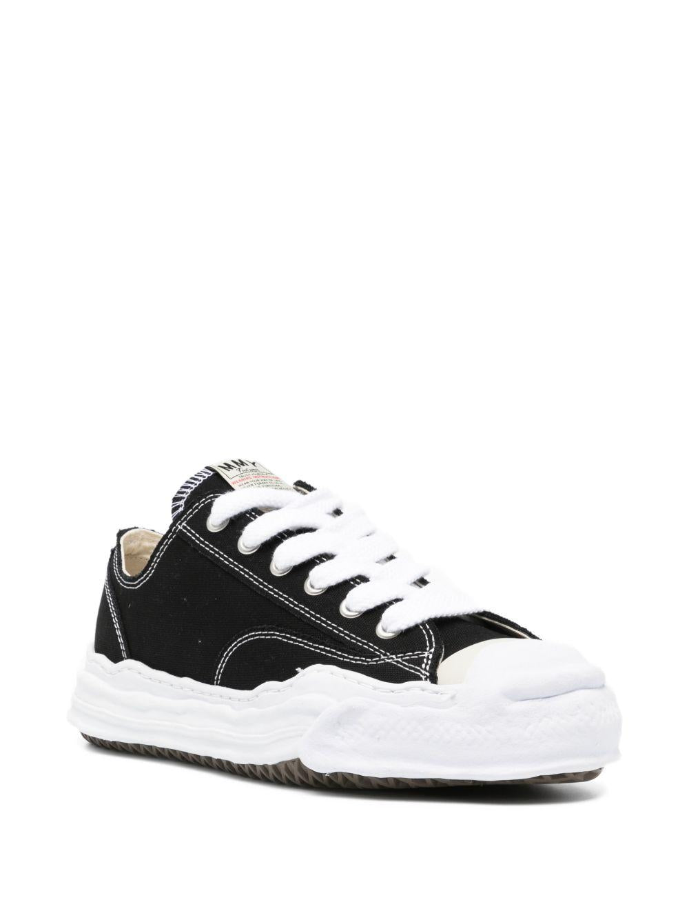 Product image of Hank Low Top Sneaker