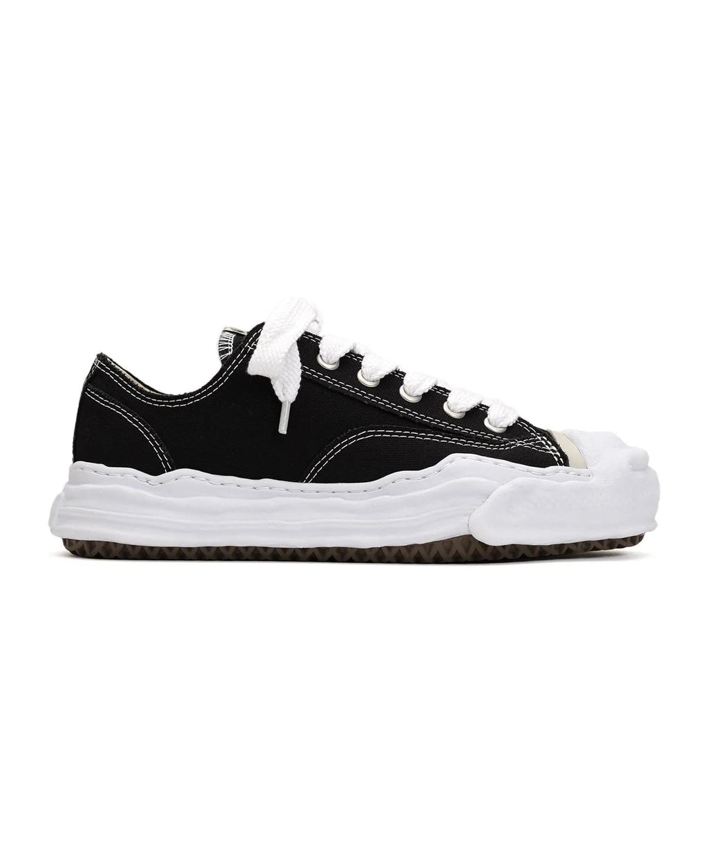 Product image of Hank Low Top Sneaker