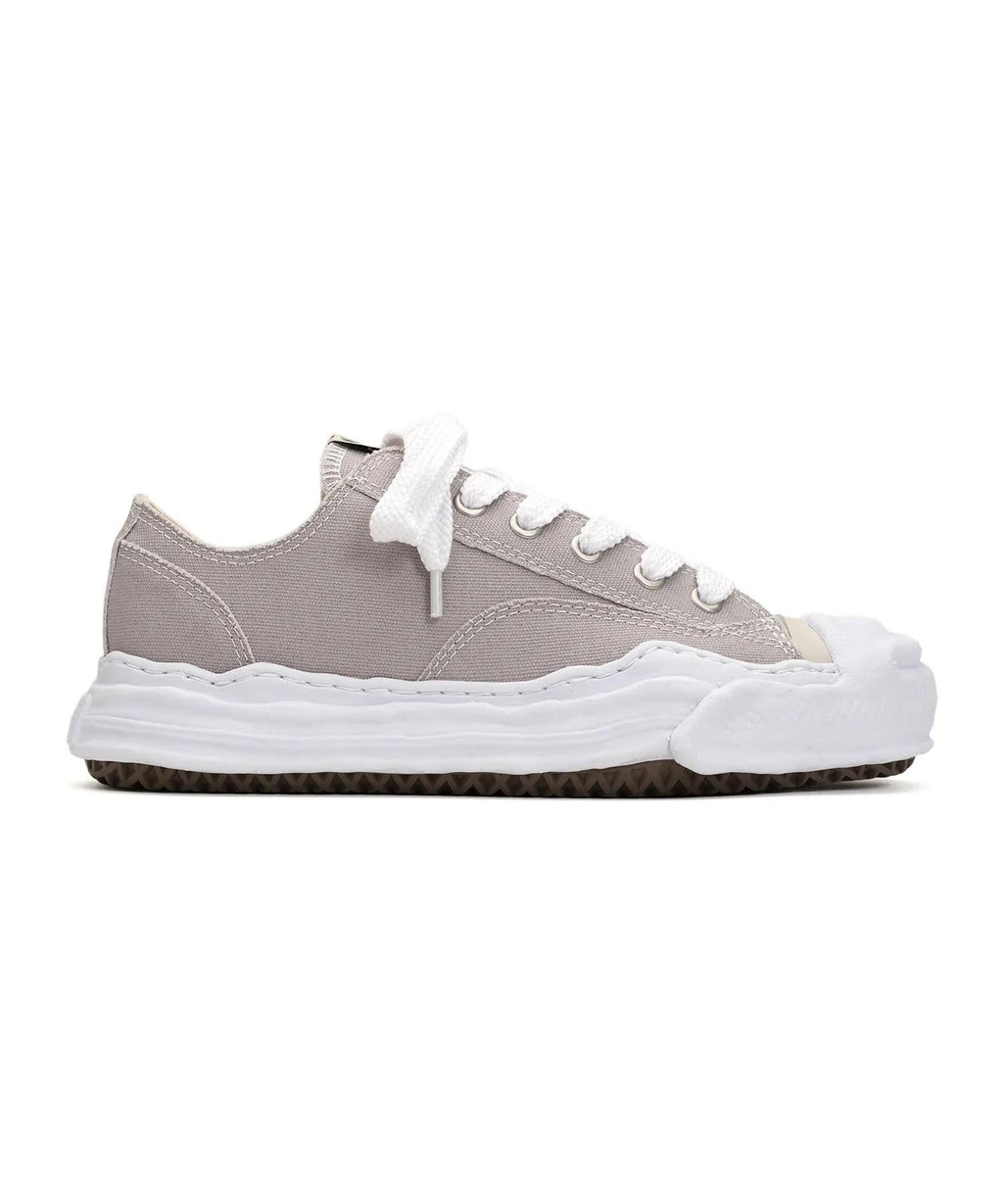 Product image of Hank Low Top Sneakers