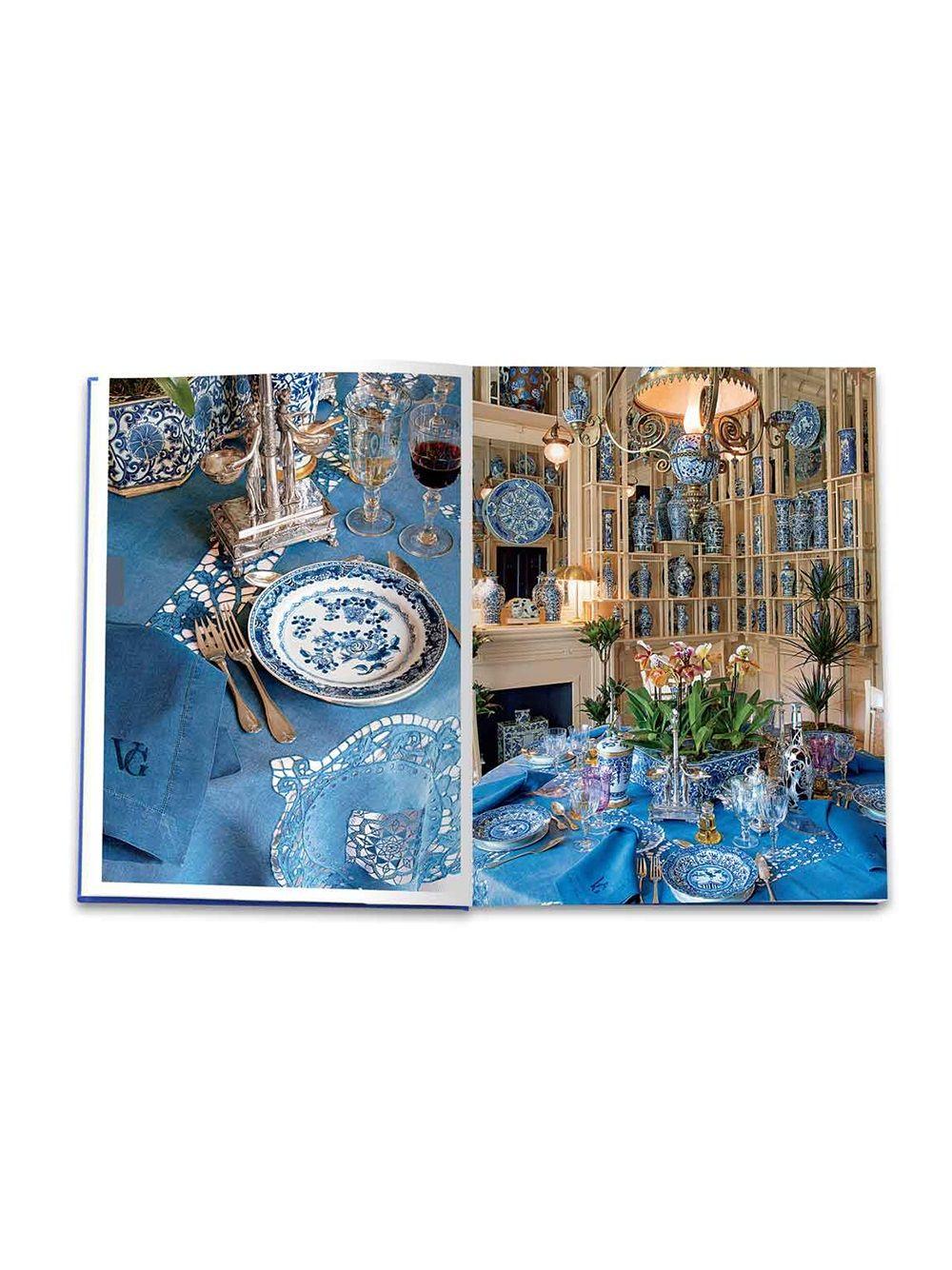 Product photo 14 for product Valentino: At theEmperor's Table