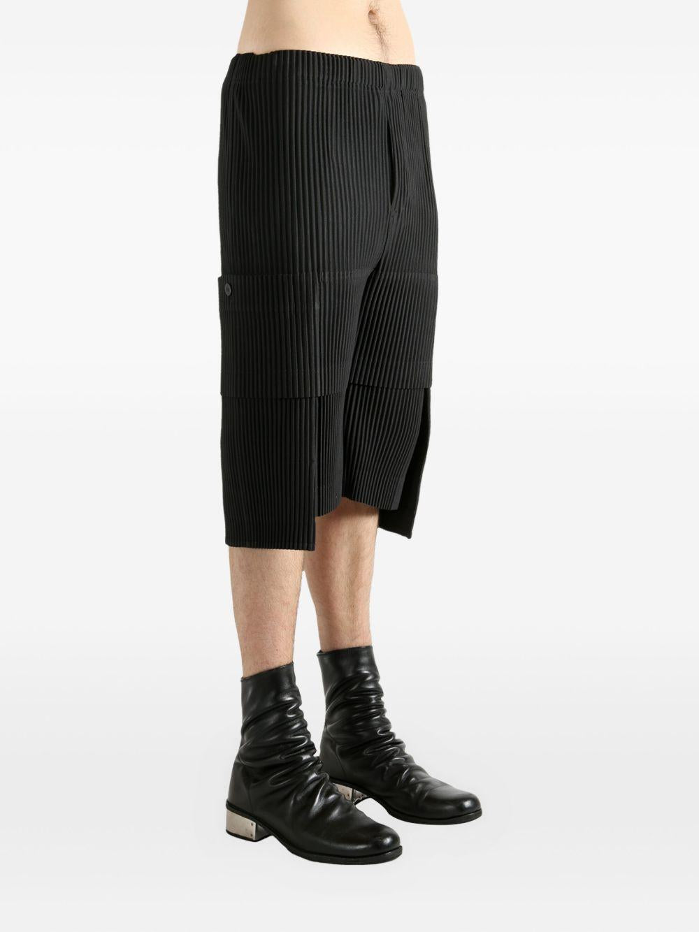 Product photo 3 for product Pleated Cargo Shorts
