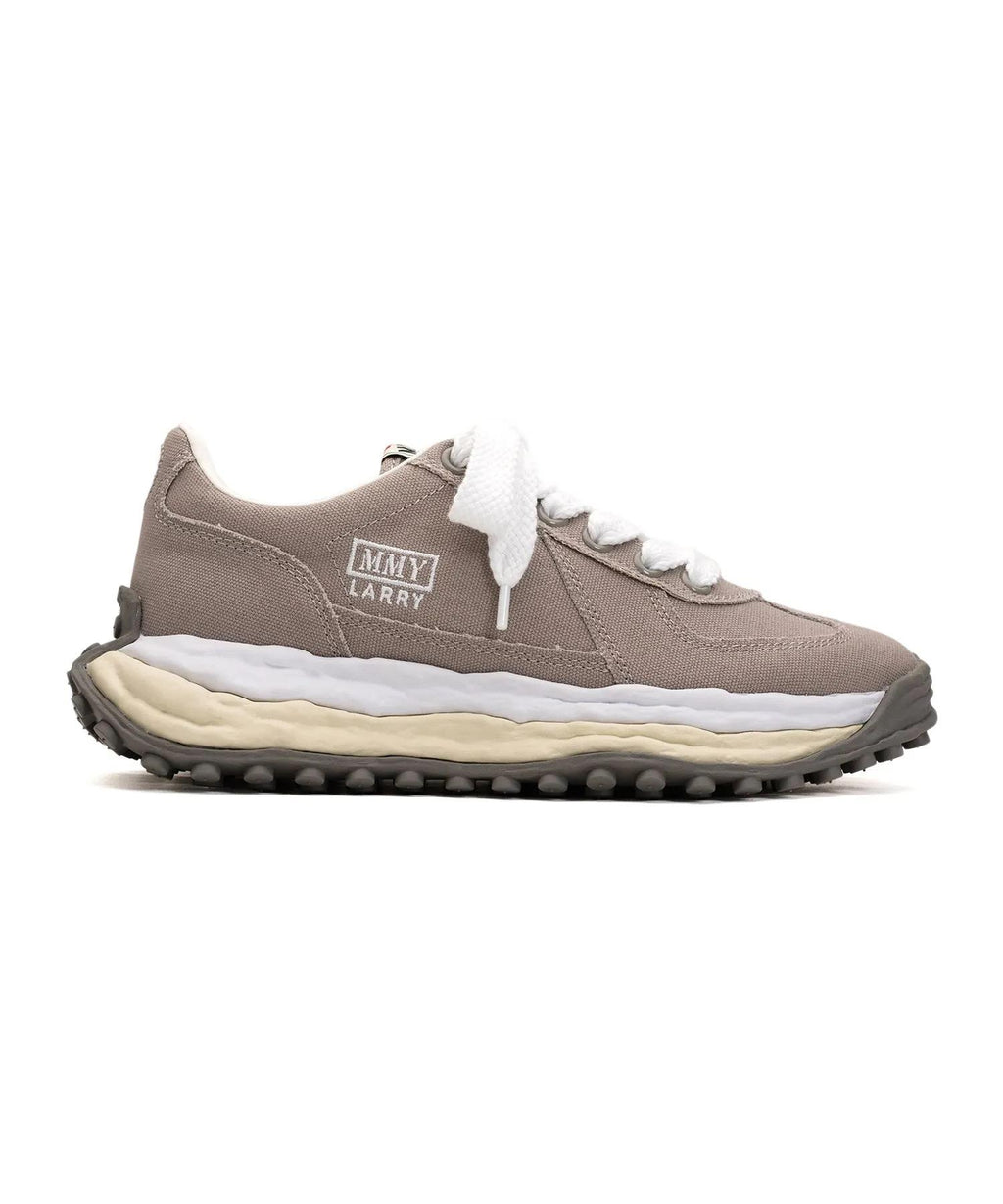 Product image of Larry Sneakers