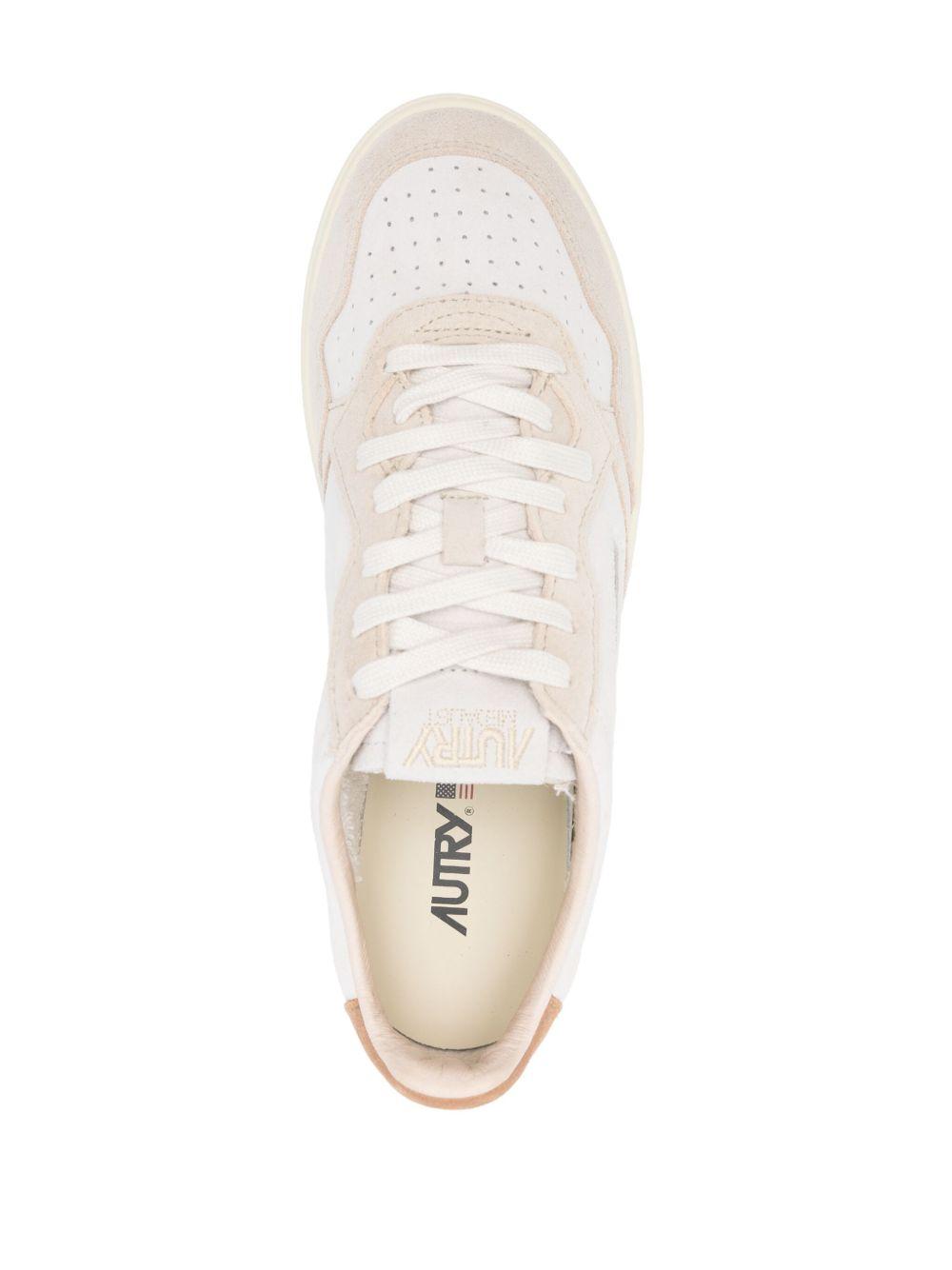 Product photo 2 for product Medalist Low Sneaker
