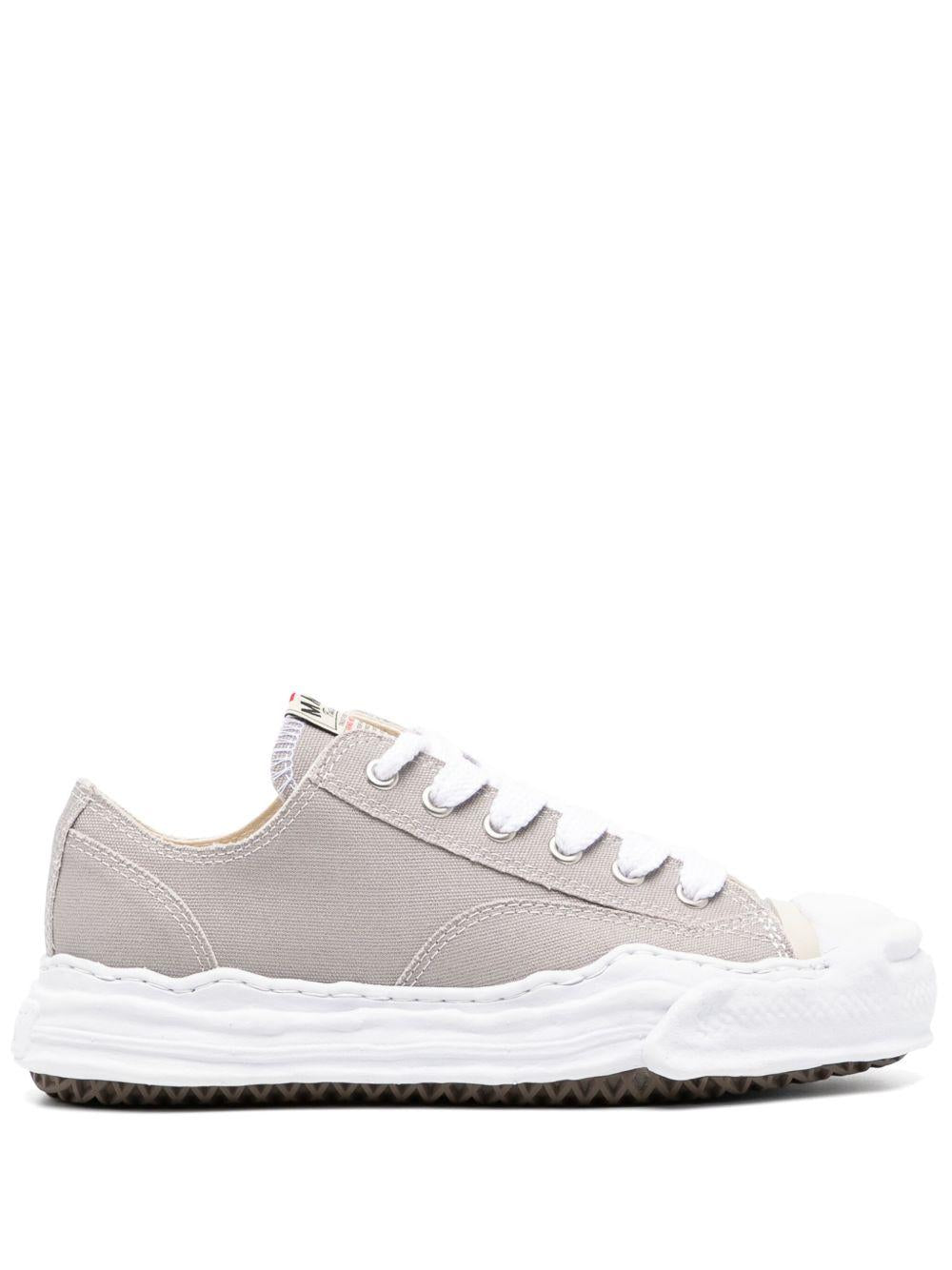 Product image of Hank Low Top Sneakers
