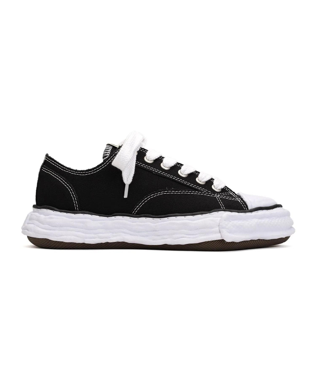 Product image of Peterson 23 Low Top Sneaker