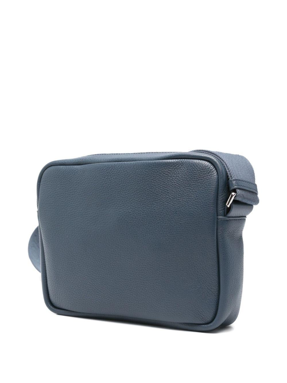 Product photo 2 for product Pebble Messenger Medium Bag