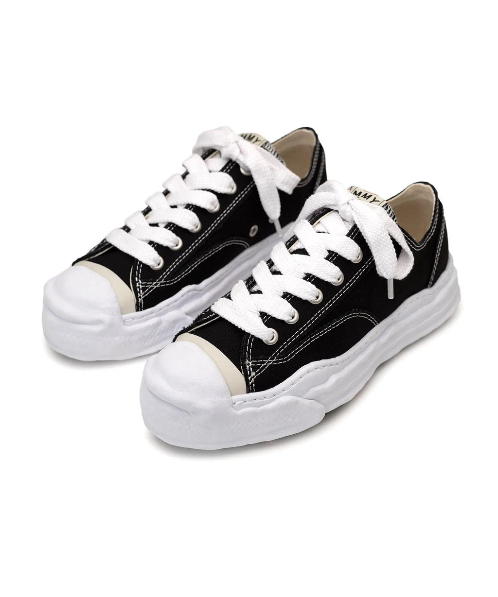 Product image of Hank Low Top Sneaker