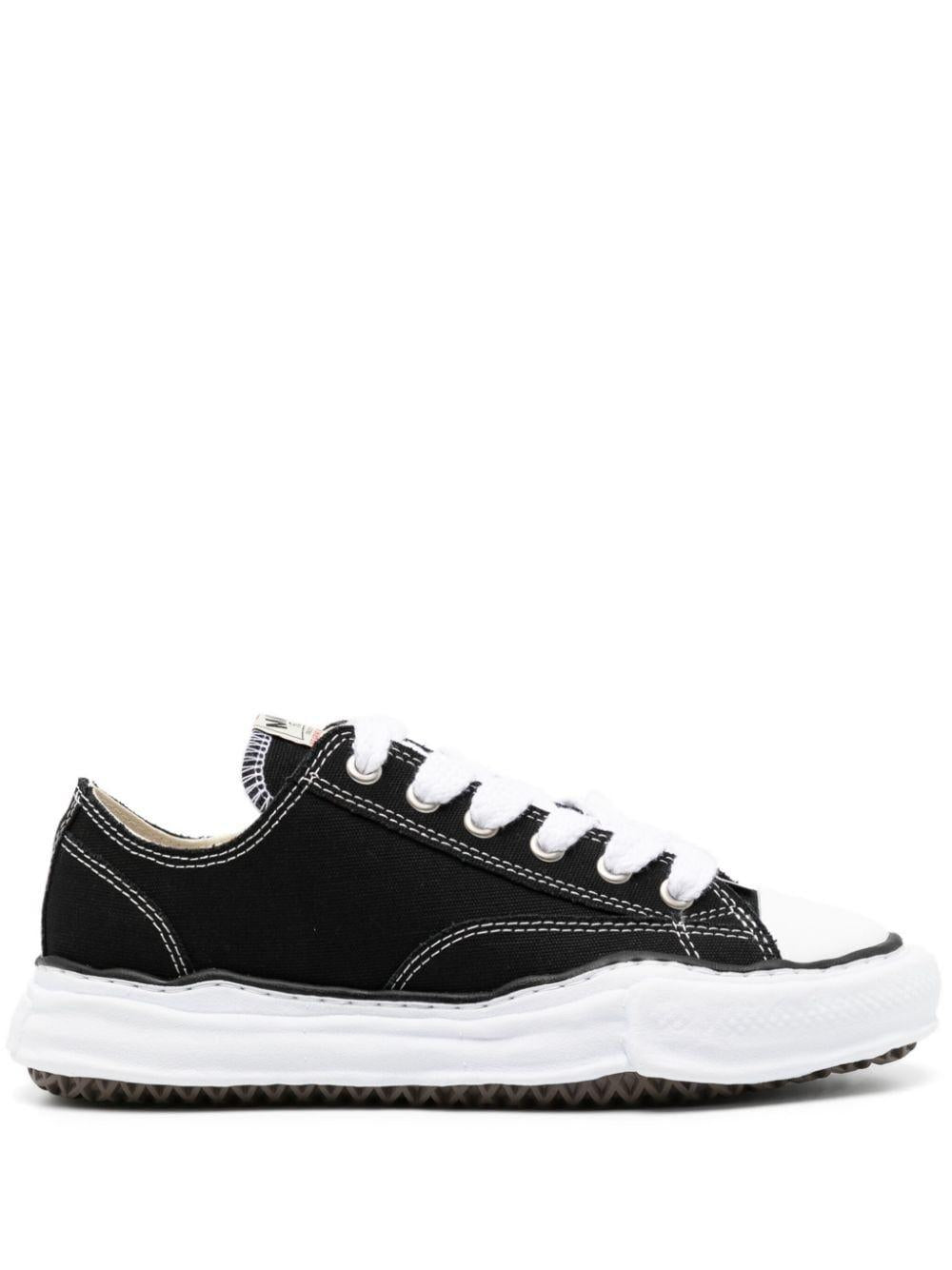 Product photo 1 for product Peterson Low Top Sneakers