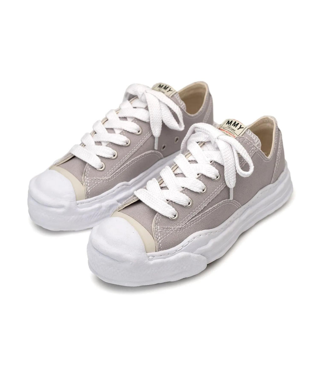 Product image of Hank Low Top Sneakers