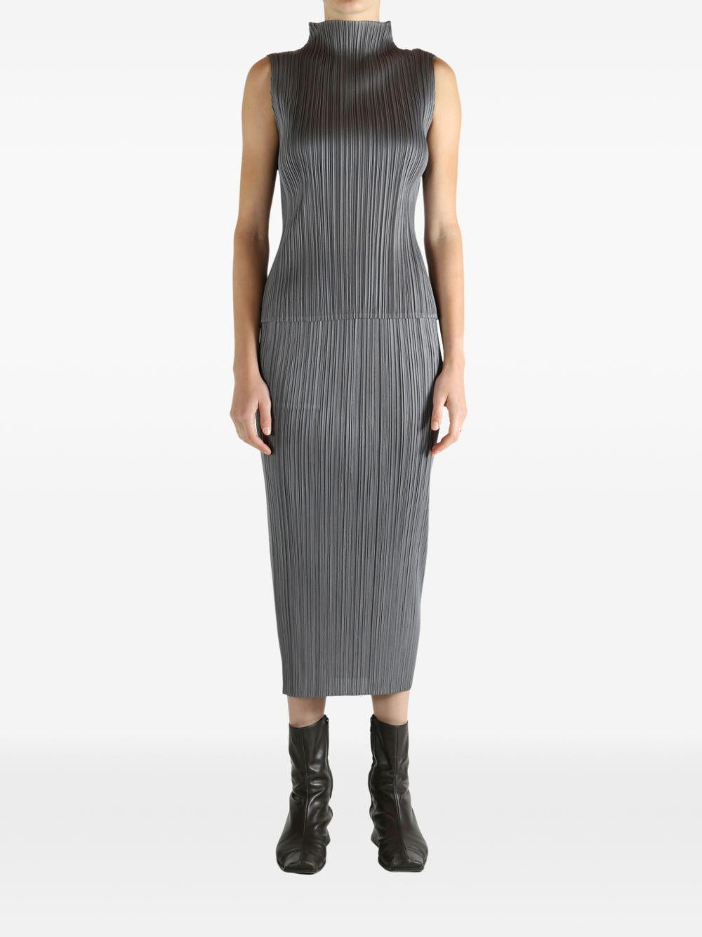 Product image of Basic Sleeveless Collar Top