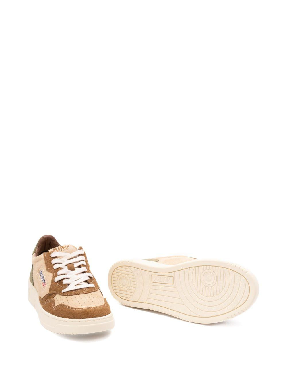 Product photo 3 for product Medalist Low Sneaker