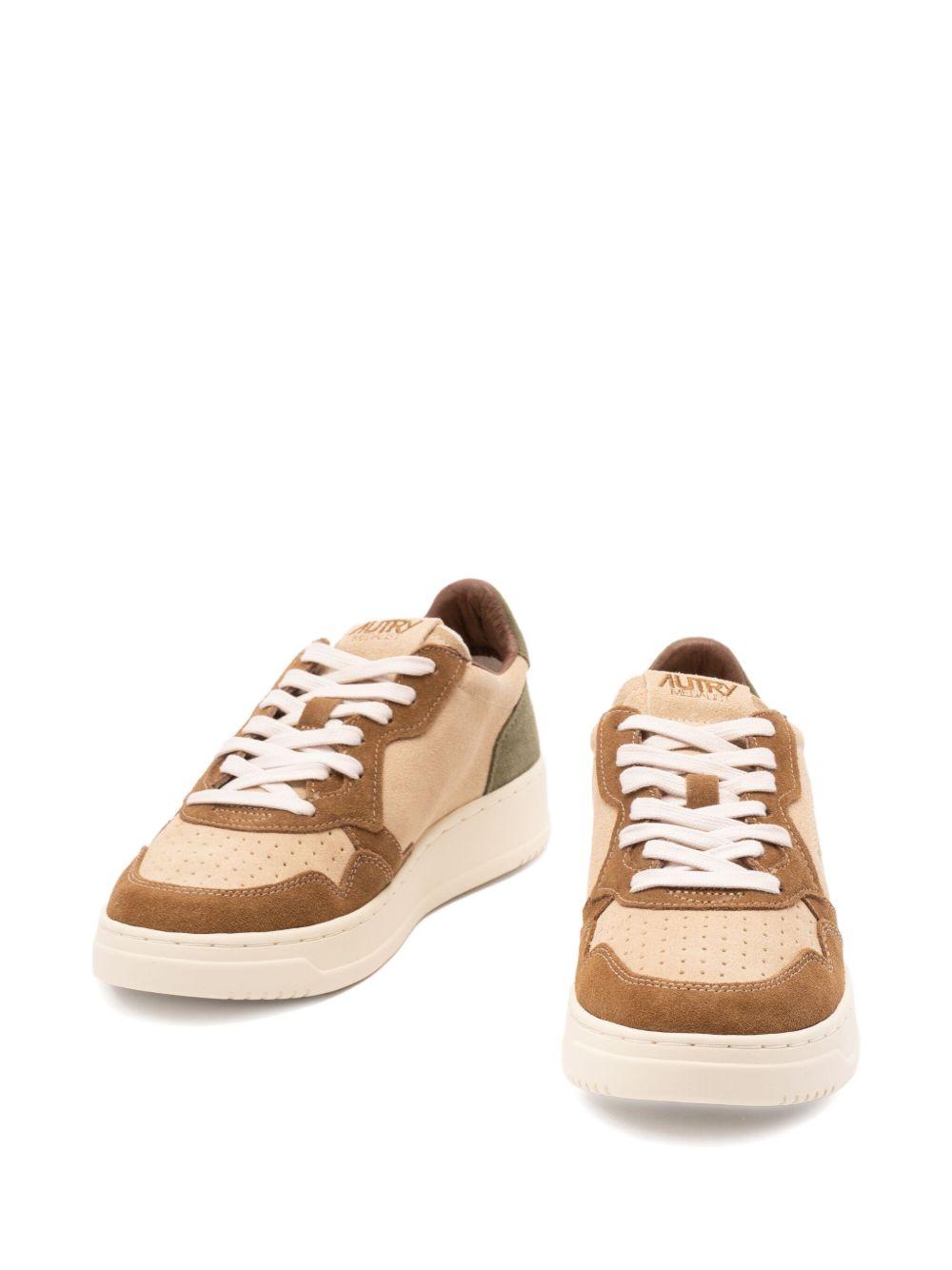 Product photo 2 for product Medalist Low Sneaker