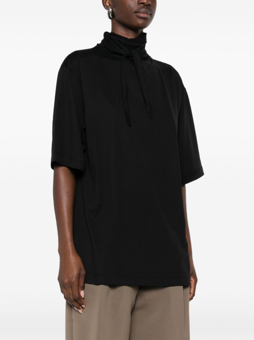 Product photo 4 for product T-shirt With Foulard